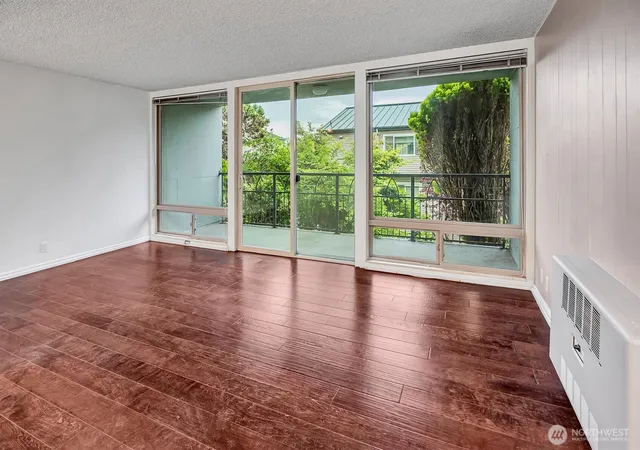 Photo 3 of Condo for sale at 507 W Mercer St #104, Seattle, WA 98119 | MLS# NWM2550371 | Listing updated on 2026-10-02