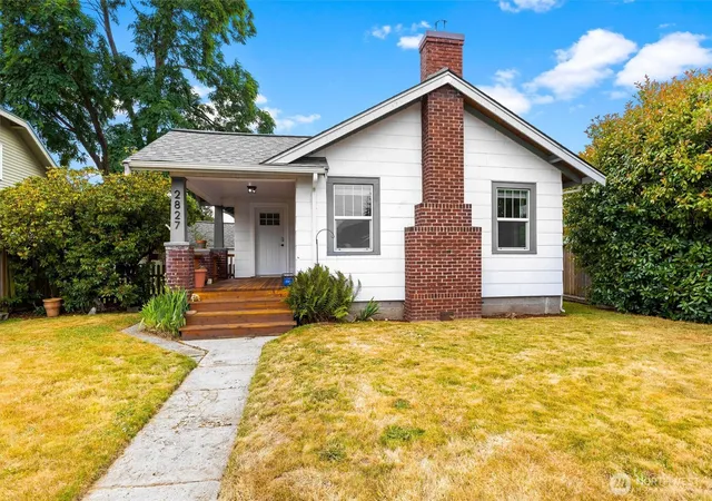 Photo 3 of Single family home for sale at 2827 Walnut St, Bellingham, WA 98225 | MLS# NWM2550480 | Listing updated on 2026-09-25