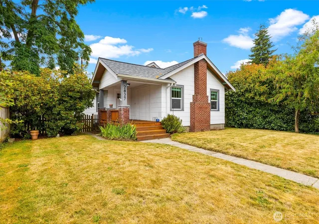 Single family home for sale at 2827 Walnut St, Bellingham, WA 98225 | MLS# NWM2550480