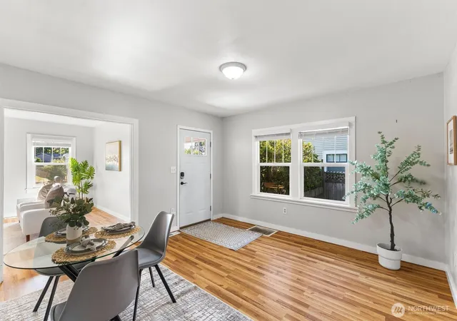 Photo 3 of Single family home for sale at 2827 Walnut St, Bellingham, WA 98225 | MLS# NWM2550480 | Listing updated on 2026-09-25