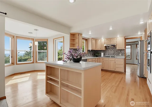 Photo 4 of Single family home for sale at 34912 57th Avenue S, Auburn, WA 98001 | MLS# NWM2550481 | Listing updated on 2026-09-22