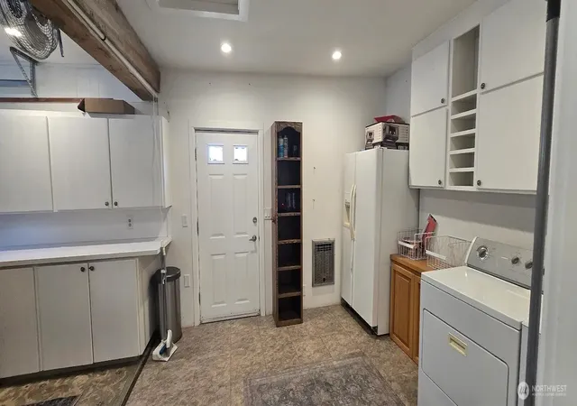 Photo 4 of Single family home for sale at 33340 US Hwy 97, Oroville, WA 98844 | MLS# NWM2550489 | Listing updated on 2026-09-22
