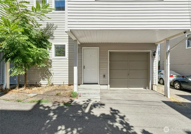 Photo 3 of Townhouse for sale at 7530 43rd Avenue S #B, Seattle, WA 98118 | MLS# NWM2550652 | Listing updated on 2026-09-22