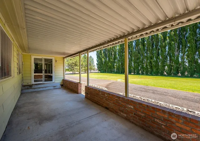 Photo 3 of Manufactured home for sale at 2399 Basin St SW, Ephrata, WA 98823 | MLS# NWM2550912 | Listing updated on 2026-09-22