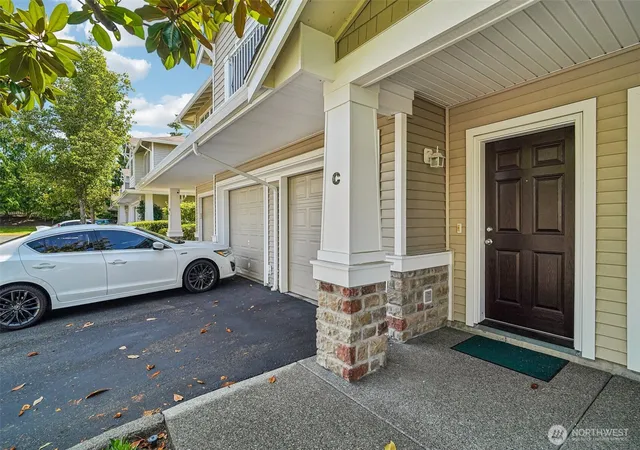 Photo 3 of Condo for sale at 6443 Hazel Ave Se #C, Auburn, WA 98092 | MLS# NWM2550934 | Listing updated on 2026-09-29
