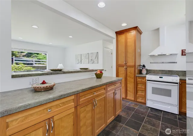 Photo 4 of Single family home for sale at 11267 145th Avenue SE, Renton, WA 98059 | MLS# NWM2551006 | Listing updated on 2026-09-22