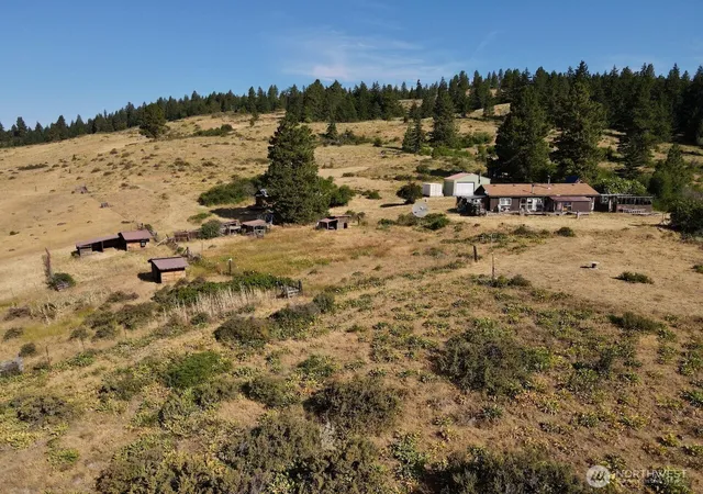 Photo 3 of Manufactured home for sale at 790 Fs Rd 3506, Ellensburg, WA 98926 | MLS# NWM2551035 | Listing updated on 2026-09-22