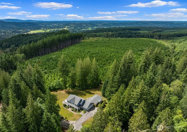 Photo 4 of Single family home for sale at 2905 357th Avenue SE, Fall City, WA 98024 | MLS# NWM2551064 | Listing updated on 2026-09-22