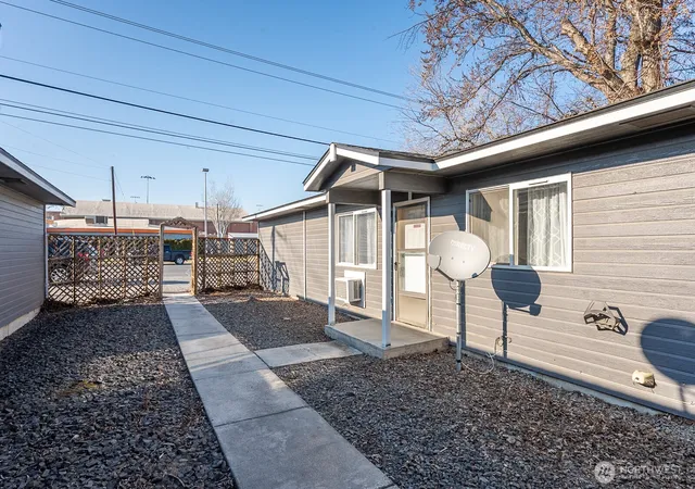 Photo 1 of Multi family home for sale at 726 Frey Rd Nw, Ephrata, WA 98823 | MLS# NWM2551176 | Listing updated on 2026-09-24