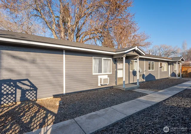 Photo 2 of Multi family home for sale at 726 Frey Rd Nw, Ephrata, WA 98823 | MLS# NWM2551176 | Listing updated on 2026-09-24