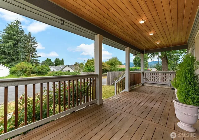 Photo 3 of Sale Pending at 1044 Park St, Woodland, WA 98674 | MLS# NWM2551334 | Listing updated on 2026-09-25