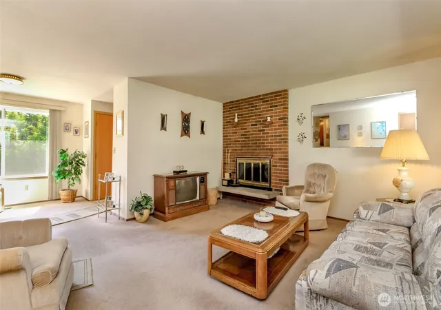 Photo 3 of Sale Pending at 31244 9th Avenue S, Federal Way, WA 98003 | MLS# NWM2551337 | Listing updated on 2026-09-25
