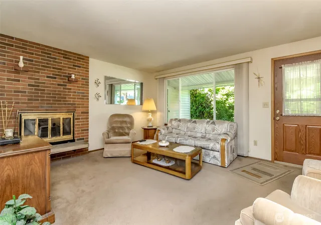 Photo 3 of Sale Pending at 31244 9th Avenue S, Federal Way, WA 98003 | MLS# NWM2551337 | Listing updated on 2026-09-25