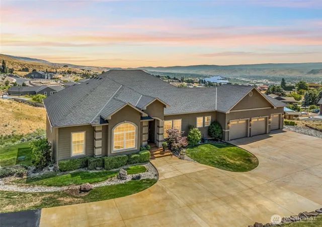 Photo 1 of Single family home for sale at 110 Pheasant Cyn Ct, Wenatchee, WA 98801 | MLS# NWM2551431 | Listing updated on 2026-09-22