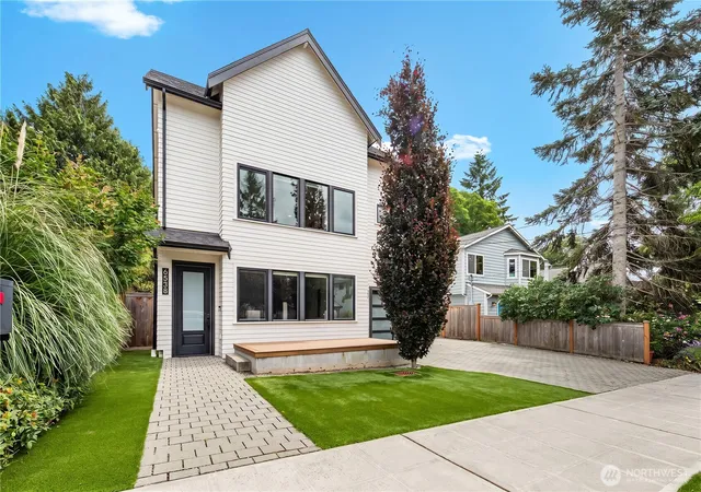 Condo for sale at 6538 11th Avenue NW #1, Seattle, WA 98117 | MLS# NWM2551472