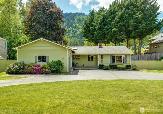 Photo 1 of Land for sale at 975 Front St S, Issaquah, WA 98027 | MLS# NWM2551552 | Listing updated on 2026-09-22