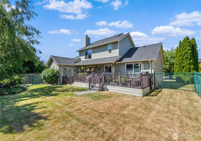 Photo 2 of Single family home for sale at 2100 Fowler Pl, Mount Vernon, WA 98274 | MLS# NWM2551570 | Listing updated on 2026-09-30