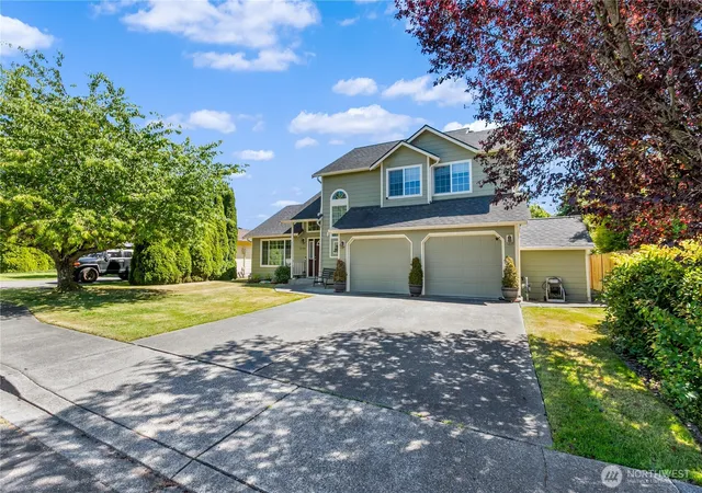 Photo 3 of Single family home for sale at 2100 Fowler Pl, Mount Vernon, WA 98274 | MLS# NWM2551570 | Listing updated on 2026-09-30