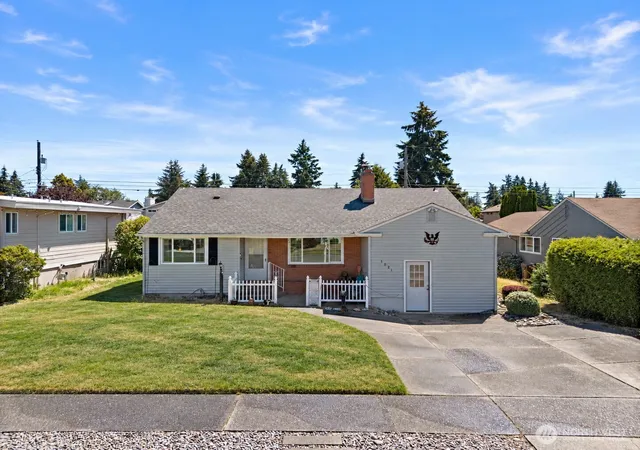 Photo 1 of Single family home for sale at 1821 N Bennett St, Tacoma, WA 98406 | MLS# NWM2551592 | Listing updated on 2026-10-01