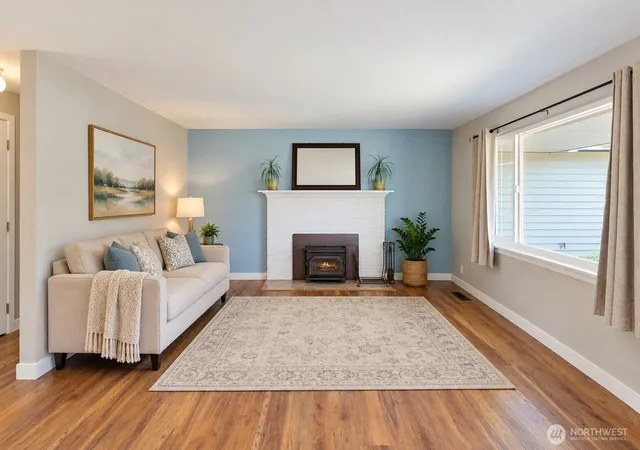 Photo 3 of Single family home for sale at 1821 N Bennett St, Tacoma, WA 98406 | MLS# NWM2551592 | Listing updated on 2026-10-01