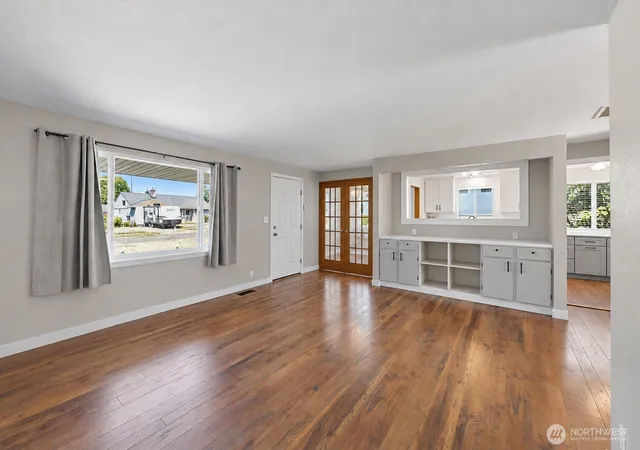 Photo 3 of Single family home for sale at 1821 N Bennett St, Tacoma, WA 98406 | MLS# NWM2551592 | Listing updated on 2026-10-01