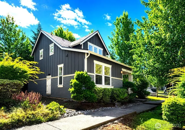 Photo 1 of Townhouse for sale at 11518 157th Court Ne, Redmond, WA 98052 | MLS# NWM2551695 | Listing updated on 2026-09-29