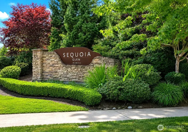 Photo 3 of Townhouse for sale at 11518 157th Court NE, Redmond, WA 98052 | MLS# NWM2551695 | Listing updated on 2026-09-29
