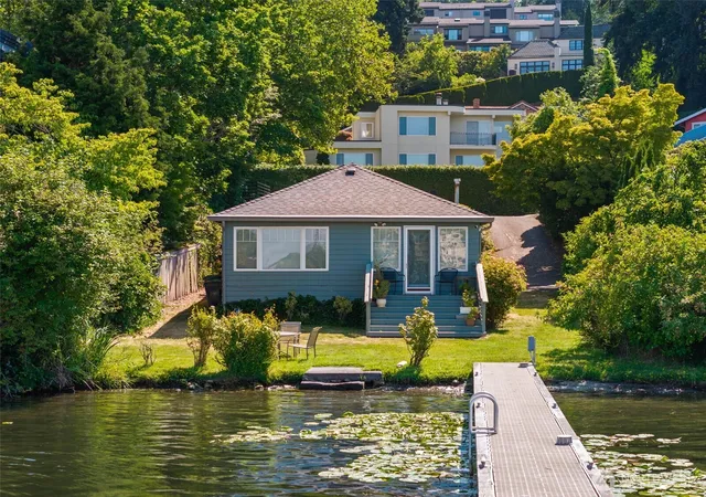 Photo 3 of Single family home for sale at 4545 Lake Washington Blvd NE, Kirkland, WA 98033 | MLS# NWM2551761 | Listing updated on 2026-09-23