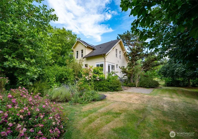 Photo 1 of Sale Pending at 21895 Cedardale Rd, Mount Vernon, WA 98274 | MLS# NWM2552003 | Listing updated on 2026-09-25