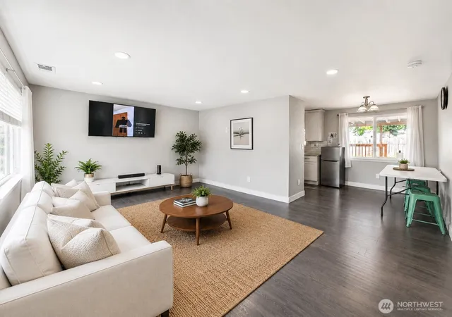 Photo 2 of Single family home for sale at 11818 Se 170th Place, Renton, WA 98058 | MLS# NWM2552044 | Listing updated on 2026-10-02