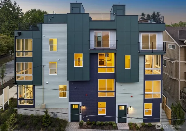 Photo 2 of Sale Pending at 3852 Carr Pl N, Seattle, WA 98103 | MLS# NWM2552082 | Listing updated on 2026-09-25