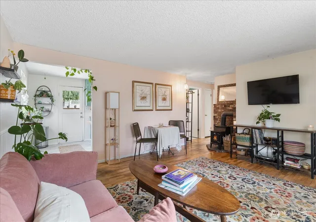 Photo 4 of Sale Pending at 20819 63rd Avenue W, Lynnwood, WA 98036 | MLS# NWM2552233 | Listing updated on 2026-09-25
