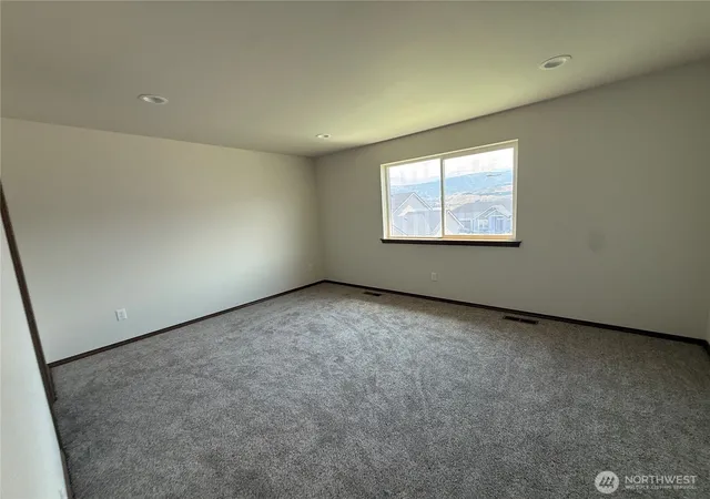 Photo 4 of Single family home for sale at 1576 6th Street SE, East Wenatchee, WA 98802 | MLS# NWM2552278 | Listing updated on 2026-09-22