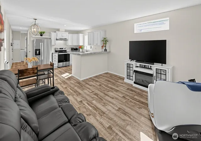 Photo 3 of Manufactured home for sale at 23708 Locust Way #43, Bothell, WA 98021 | MLS# NWM2552288 | Listing updated on 2026-09-22