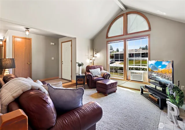 Photo 2 of Single family home for sale at 10103 27th Drive Se, Everett, WA 98208 | MLS# NWM2552309 | Listing updated on 2026-10-02