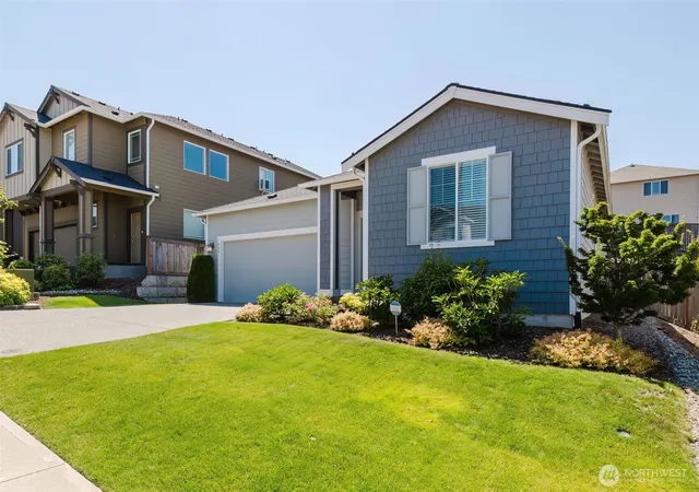 Photo 3 of Single family home for sale at 909 Timberline Ave, Bremerton, WA 98312 | MLS# NWM2552624 | Listing updated on 2026-10-15