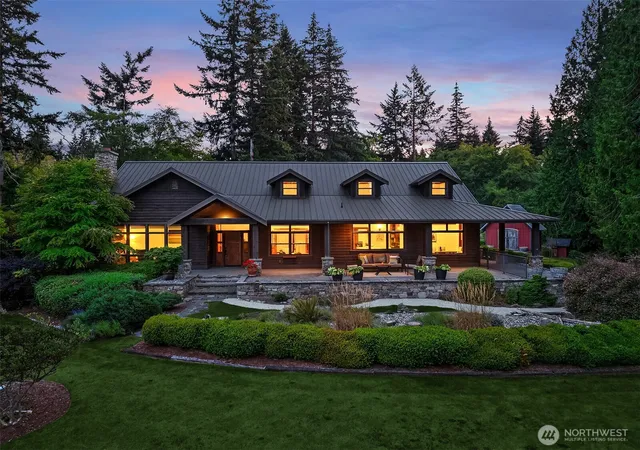Photo 1 of Single family home for sale at 6754 Owl Ln, Clinton, WA 98236 | MLS# NWM2553092 | Listing updated on 2026-09-22