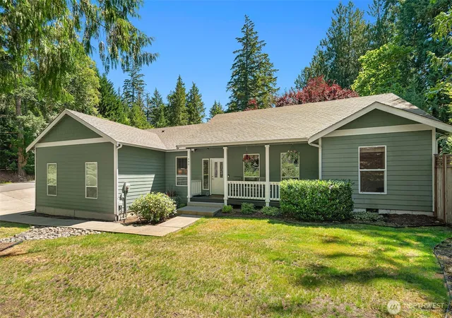 Photo 2 of Single family home for sale at 940 E Lakeshore Dr, Allyn, WA 98524 | MLS# NWM2553137 | Listing updated on 2026-09-24
