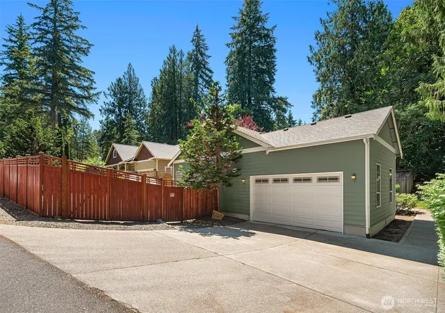 Photo 3 of Single family home for sale at 940 E Lakeshore Dr, Allyn, WA 98524 | MLS# NWM2553137 | Listing updated on 2026-09-24