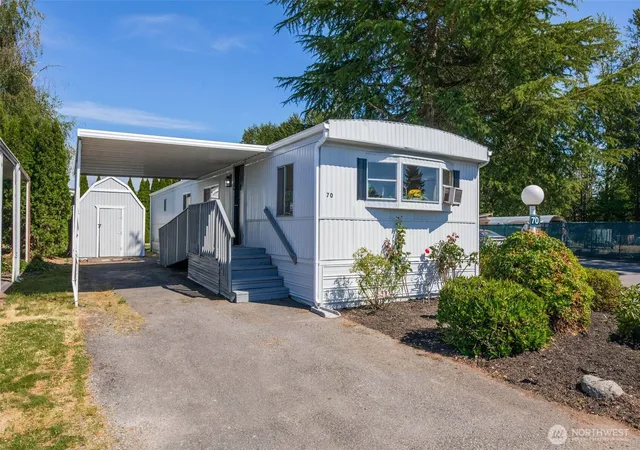 Photo 3 of Manufactured home for sale at 5900 64th Street Ne #70, Marysville, WA 98270 | MLS# NWM2553144 | Listing updated on 2026-09-22