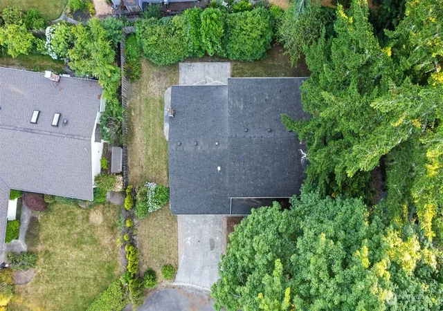 Photo 3 of Single family home for sale at 1717 Governor Stevens Ct Se, Olympia, WA 98501 | MLS# NWM2553163 | Listing updated on 2026-10-11