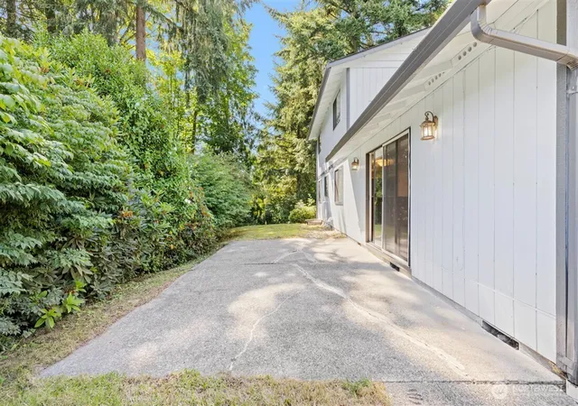 Photo 4 of Single family home for sale at 1717 Governor Stevens Ct SE, Olympia, WA 98501 | MLS# NWM2553163 | Listing updated on 2026-10-11