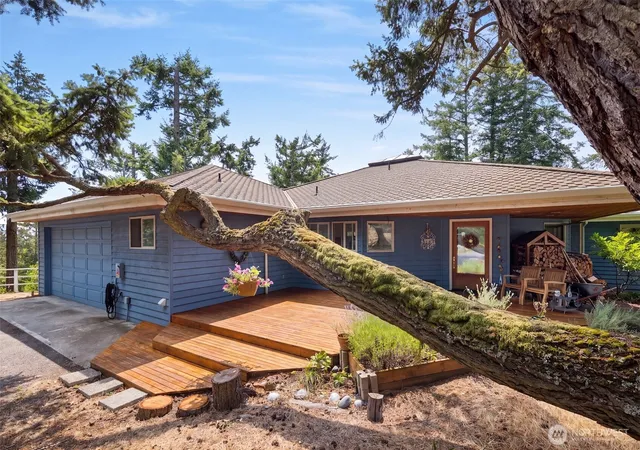 Photo 2 of Single family home for sale at 918 Terrace Dr, Friday Harbor, WA 98250 | MLS# NWM2553207 | Listing updated on 2026-09-21