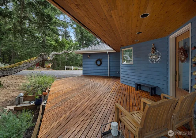 Photo 3 of Single family home for sale at 918 Terrace Dr, Friday Harbor, WA 98250 | MLS# NWM2553207 | Listing updated on 2026-09-21