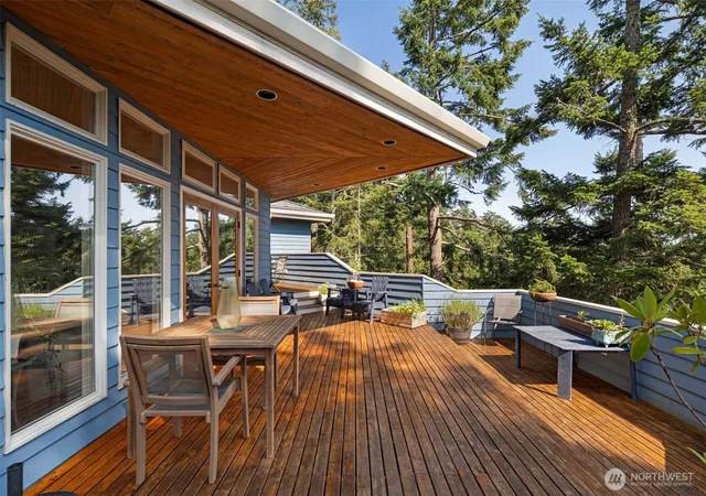 Photo 4 of Single family home for sale at 918 Terrace Dr, Friday Harbor, WA 98250 | MLS# NWM2553207 | Listing updated on 2026-09-21