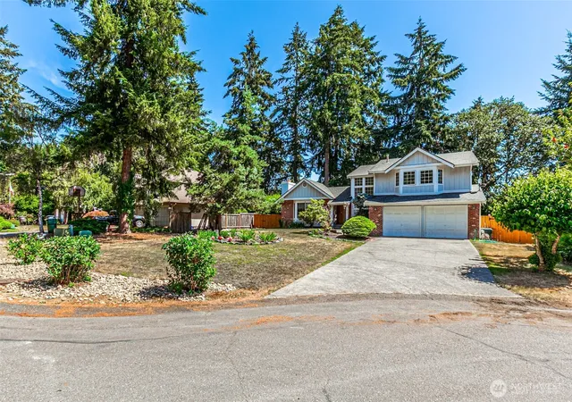 Photo 2 of Single family home for sale at 6305 75th Avenue Ct W, University Place, WA 98467 | MLS# NWM2553319 | Listing updated on 2026-09-22
