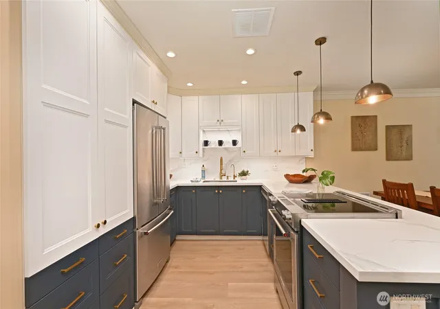 Photo 4 of Condo for sale at 5858 NE Parkpoint Dr #F-203, Seattle, WA 98115 | MLS# NWM2553380 | Listing updated on 2026-09-26