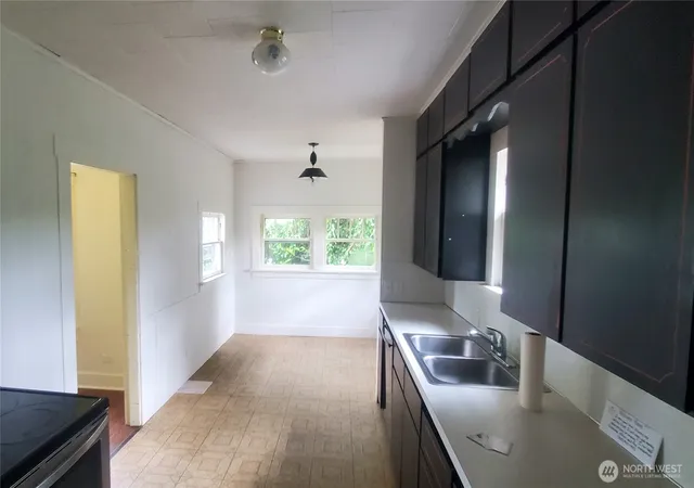 Photo 4 of Single family home for sale at 1912 Boundary St, Shelton, WA 98584 | MLS# NWM2553590 | Listing updated on 2026-09-22