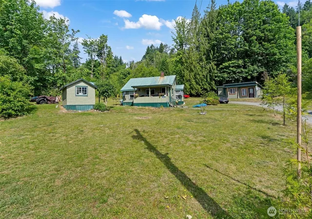 Photo 3 of Single family home for sale at 45401 Nellie Ln, Concrete, WA 98237 | MLS# NWM2553761 | Listing updated on 2026-09-22