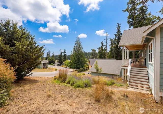 Photo 4 of Single family home for sale at 533 Kelsando Cir, Friday Harbor, WA 98250 | MLS# NWM2553895 | Listing updated on 2026-09-26